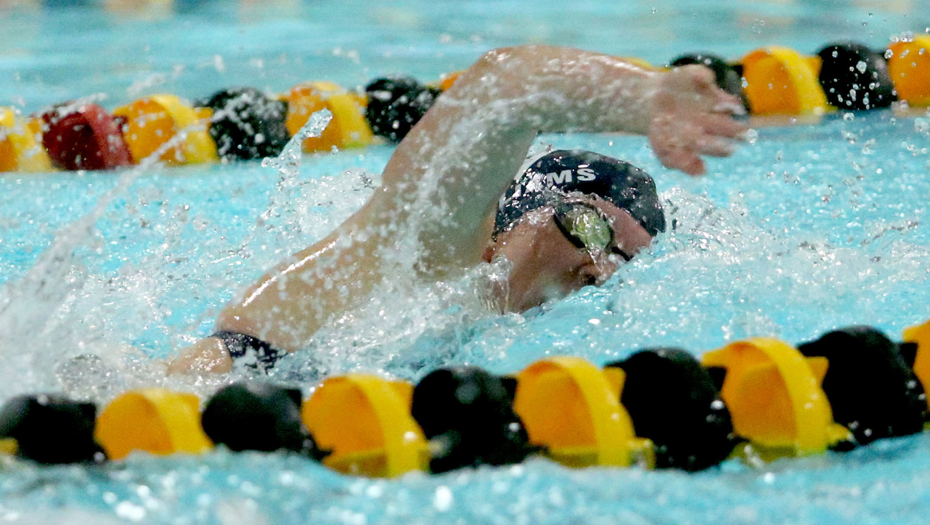 100218-Bett-PV-Swimming-009